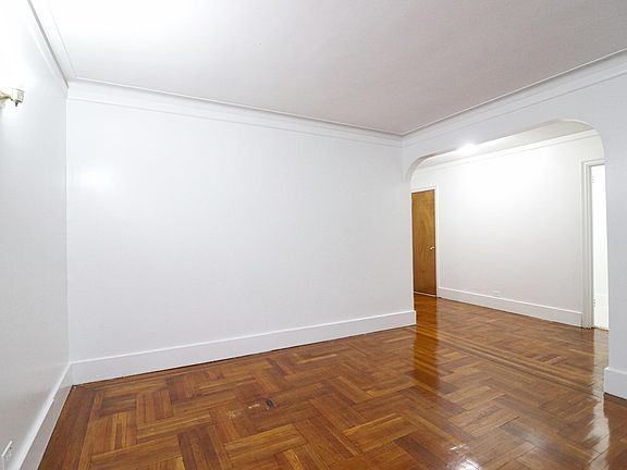 4th image of 4753 Richardson Ave #4