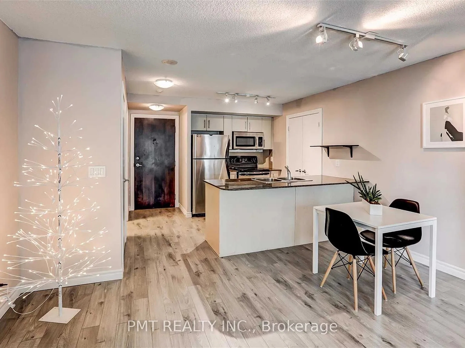 2 bed, $3,150 — Photo 2
