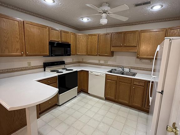 5th image of 4921 N Arbor Woods Ct APT 303