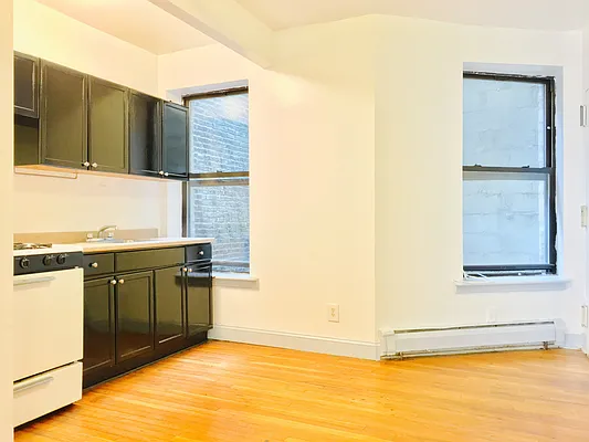 Rented by Keller Williams NYC | media 17