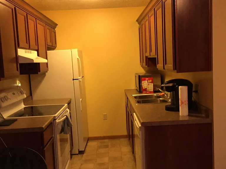 111 Kathleen St #6 — Photo 4