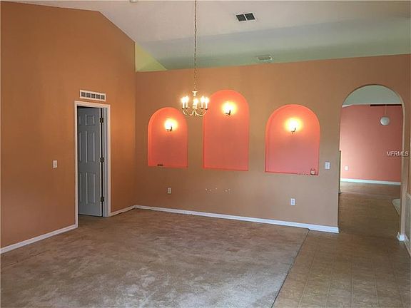3rd image of 206 Canterbury Ct