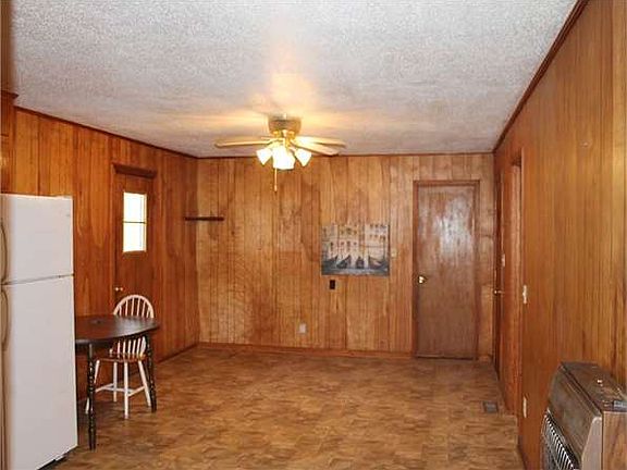 5th image of 403 Pauline Ave