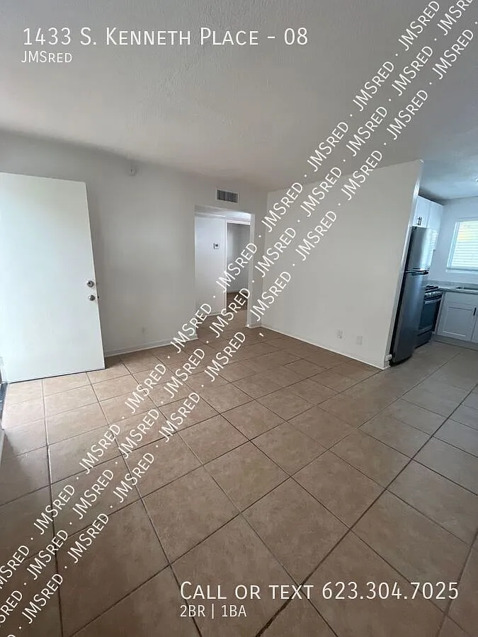 Building Photo - 1433 S Kenneth Pl #8