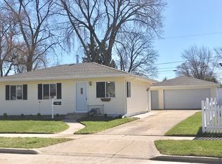 8527 17th Ave, Kenosha, WI 53143