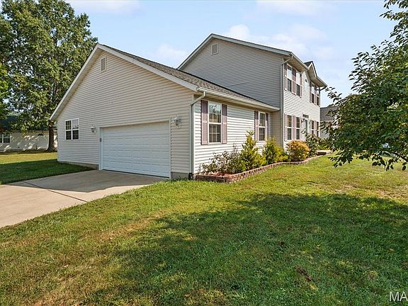 3rd image of 950 Whitechapel Dr