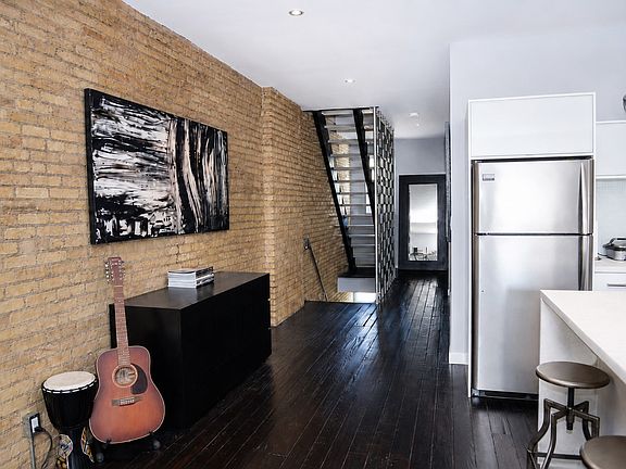 5th image of 896 Dundas St #896