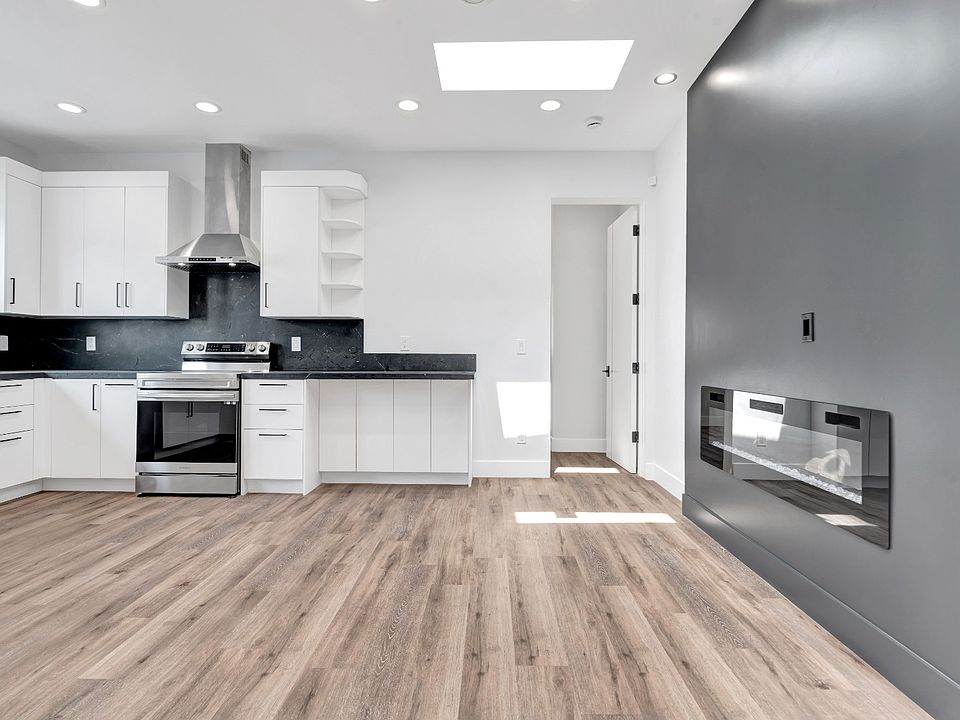 1st image of 11609 Burbank Blvd Unit 2