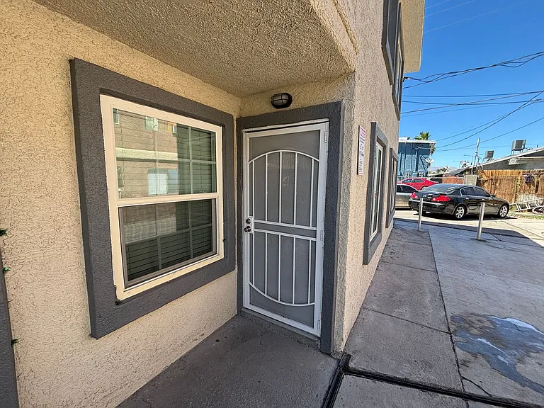 1420 Putnam Ave #4 — Photo 16