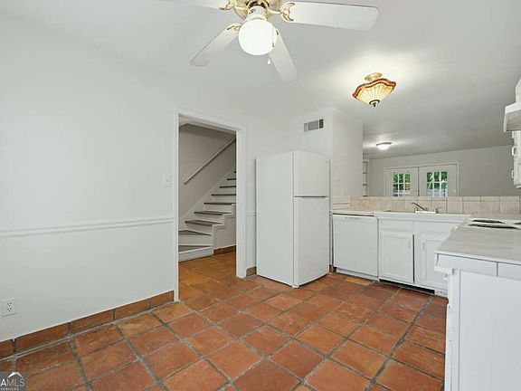 4th image of 667 Hunting Creek Ln SE