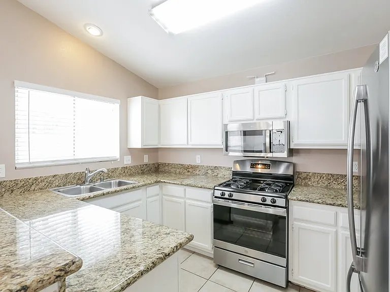 8021 Mount Royal Ct — Photo 7