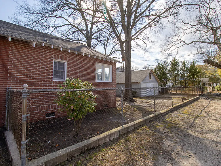 1420 Franklin St — Photo 18
