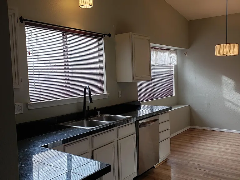Summersville Dr NW — Photo 8