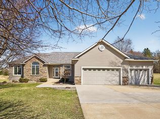 1442 30th St NW, Austin, MN 55912