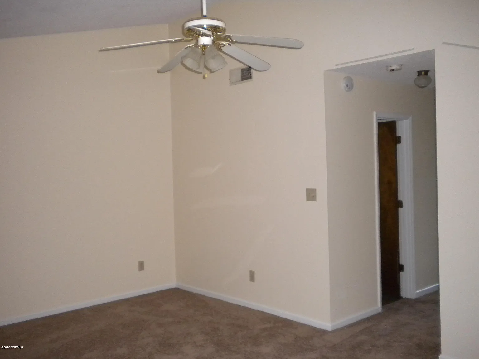 2 bed, 2.0 bath, $1,100 — Photo 2