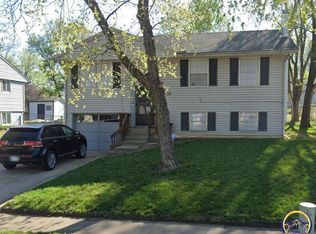 3108 SW Grand Ct, Topeka, KS 66614