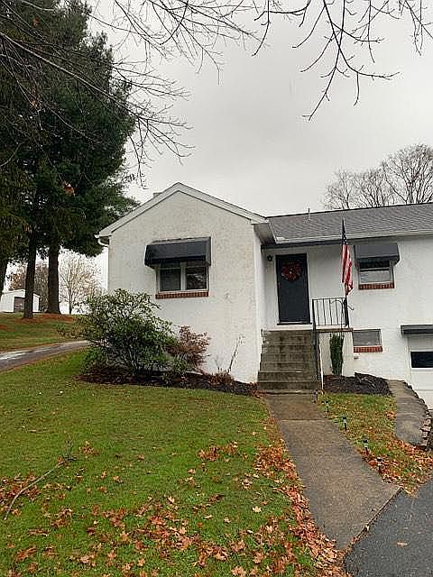 1st image of 14 Brenda Ln