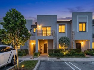 Via Ventura, Miami, FL 33179