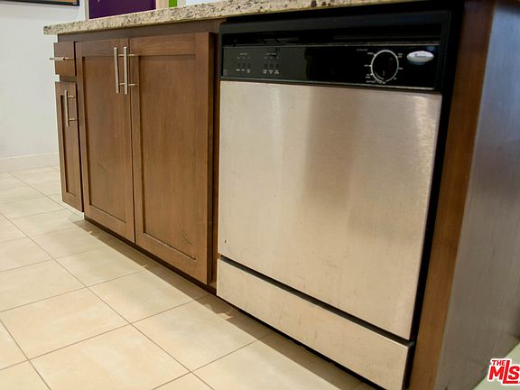 5th image of 21301 Erwin St Unit 418