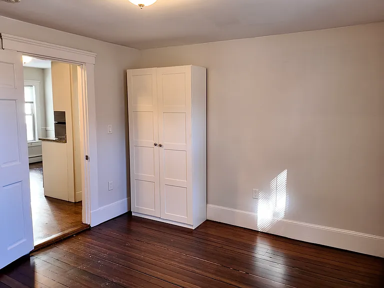 294 Windsor St #2 — Photo 4