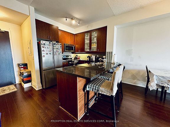 5th image of 111 Upper Duke Cres #503
