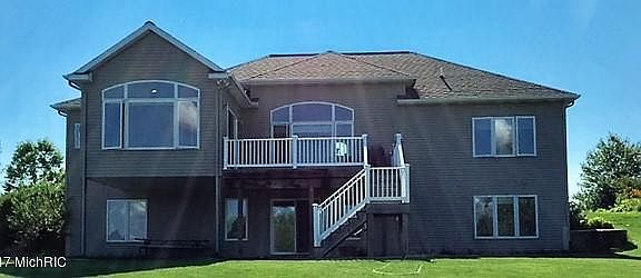 3rd image of 908 Sunrise Ln NW