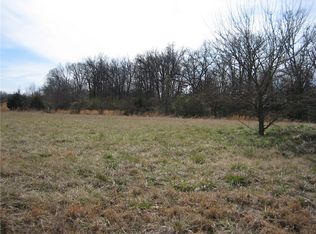 909 Windsor Ct, Gentry, AR 72734
