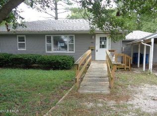 906 W Elm St, Olney, IL 62450