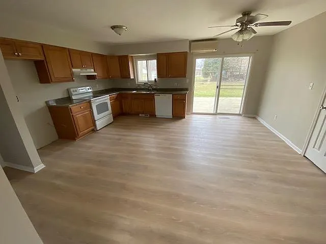 14136 Niagara Dr #1 — Photo 5