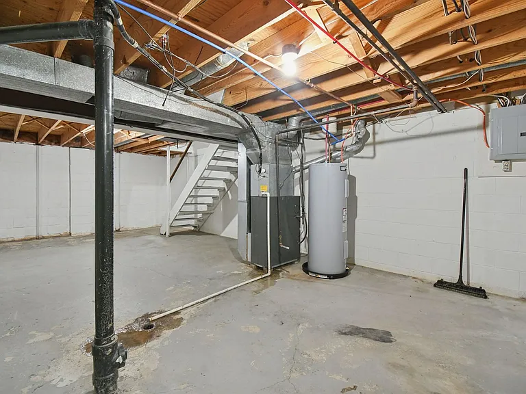 1385 Country Side Dr — Photo 18