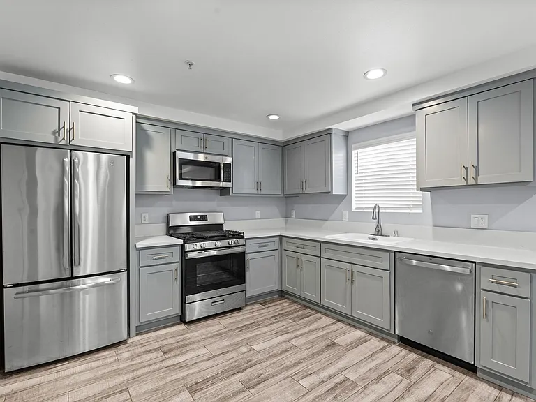 960 1/2 S Breed St — Photo 4