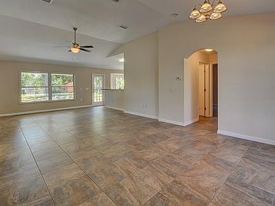 3rd image of 1619 Urbana Ave