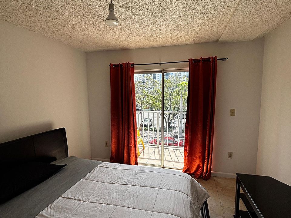1st image of 7101 Byron Ave #3