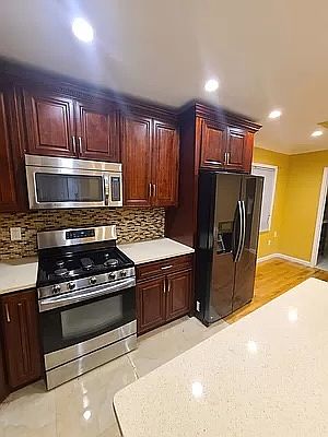 4th image of 1103 E 95th St #2