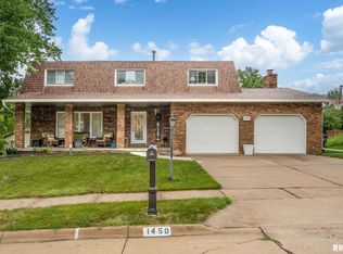 1450 Terrace Park Dr, Bettendorf, IA 52722