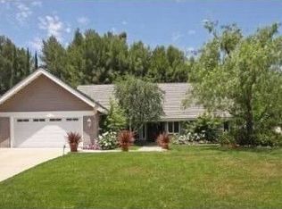 19701 Greenbriar Dr, Tarzana, CA 91356