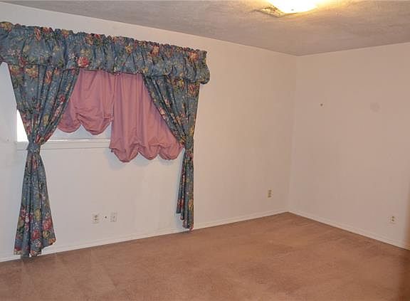 4th image of 2609 W 11th St