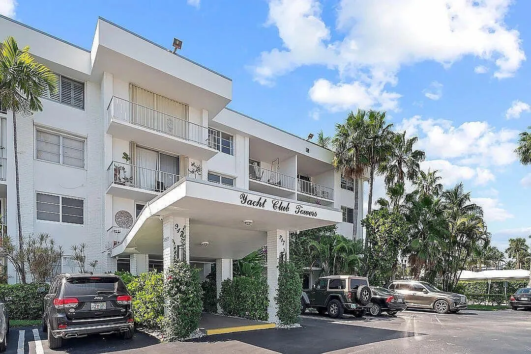 1 bed, 1.0 bath, 693 sqft, $2,000 — Photo 1