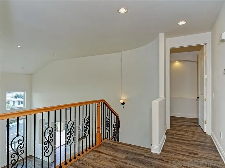 1820 Malden St — Photo 8