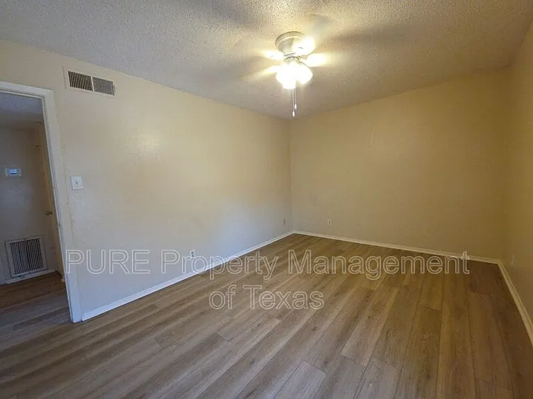5808 Wellington Dr #3 — Photo 30