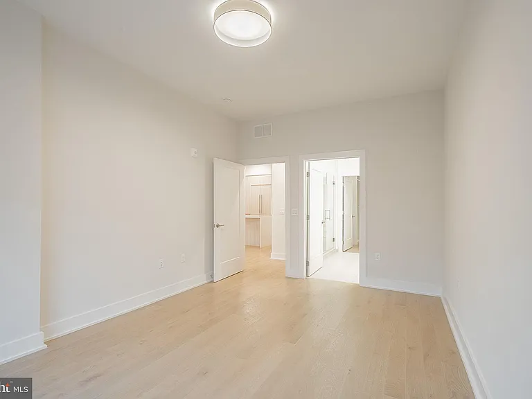 701 Swann Ave #503 — Photo 26