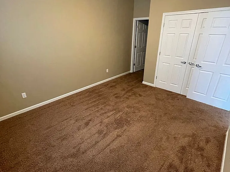 Grasslands Apartments — Photo 41