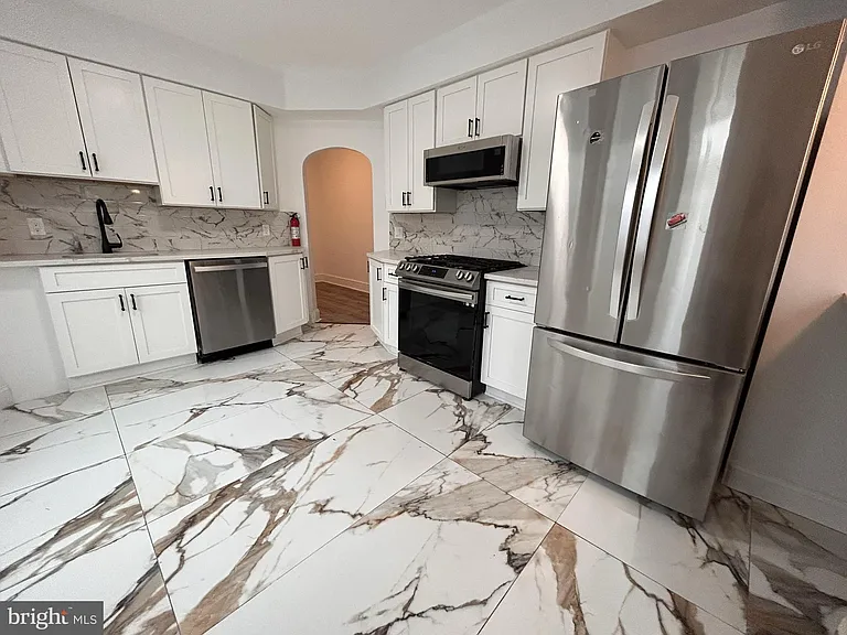1067 S Clinton Ave #2 — Photo 12