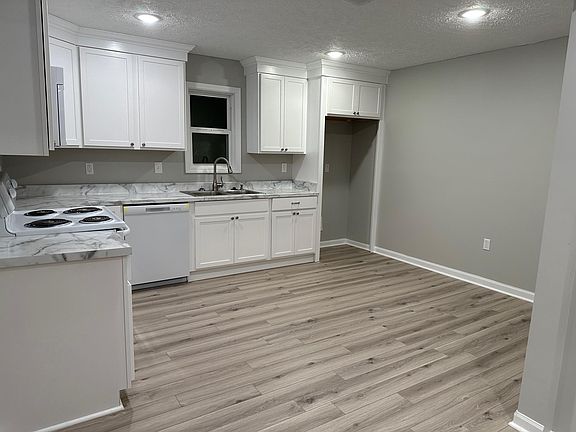5th image of 304 Lindbergh Blvd