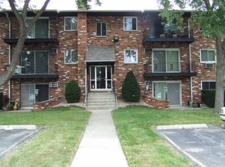 5703 W 128th St APT 23, Crestwood, IL 60445