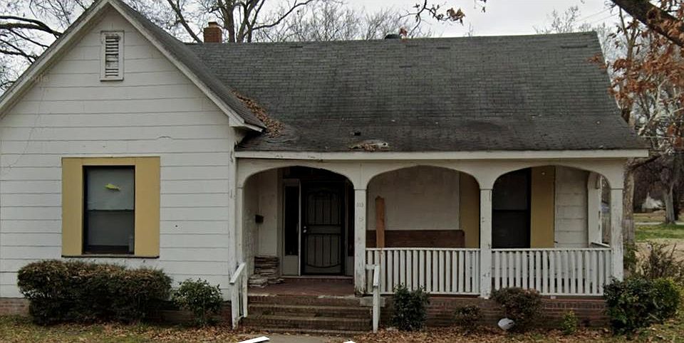 1st image of 315 E Hale Ave