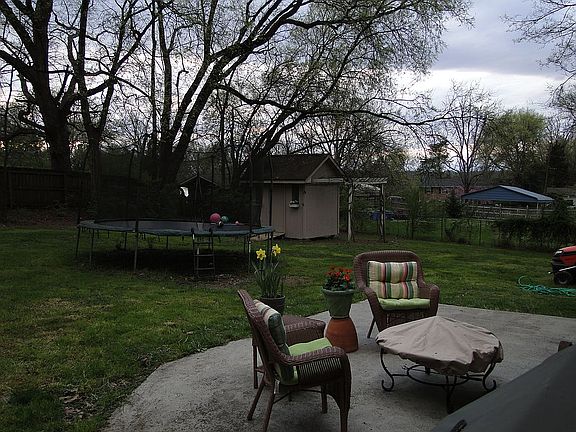 4th image of 205 Farlow Dr