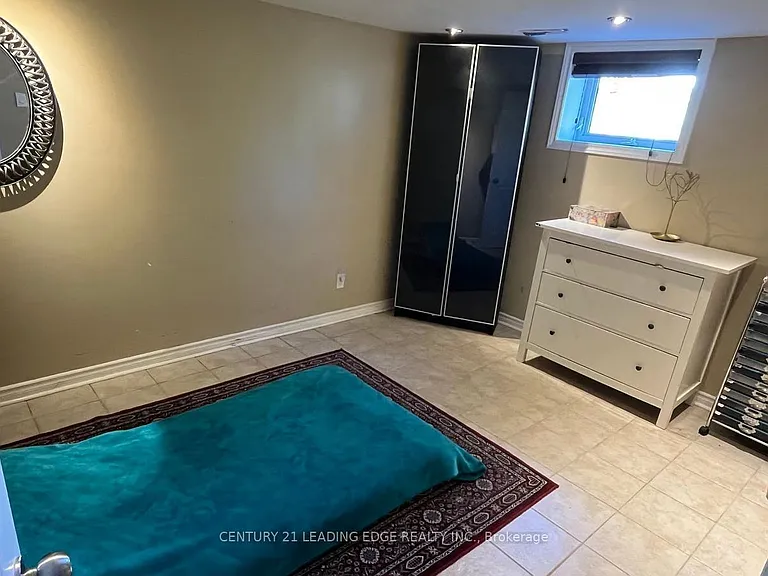 98 W Flora Dr — Photo 5