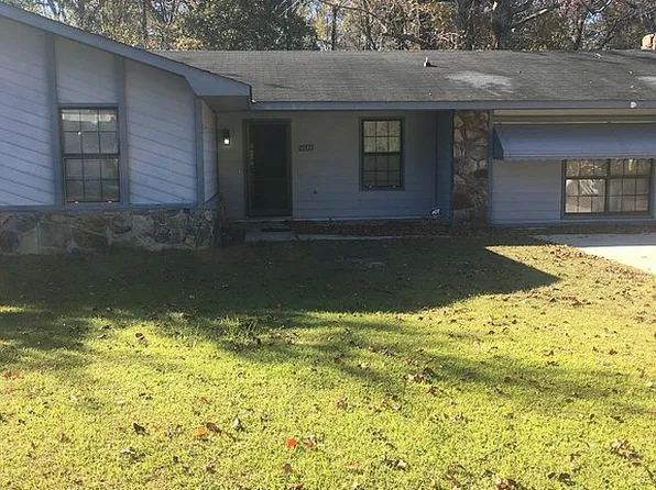 2203 Aberdeen Rd, Dothan, AL 36301