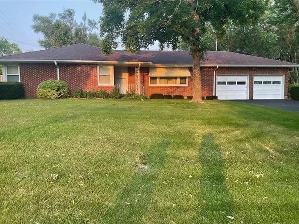 17435 Bellevue Dr, Atchison, KS 66002